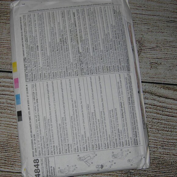 Simplicity Sewing Pattern 4848 Hats, Gloves, Accessories - Picture 2 of 2